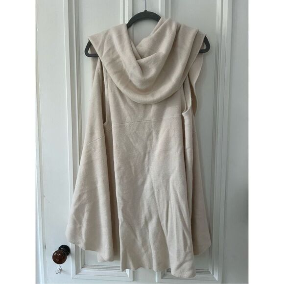 Look cream sweater vest with hood OS - Picture 2 of 4